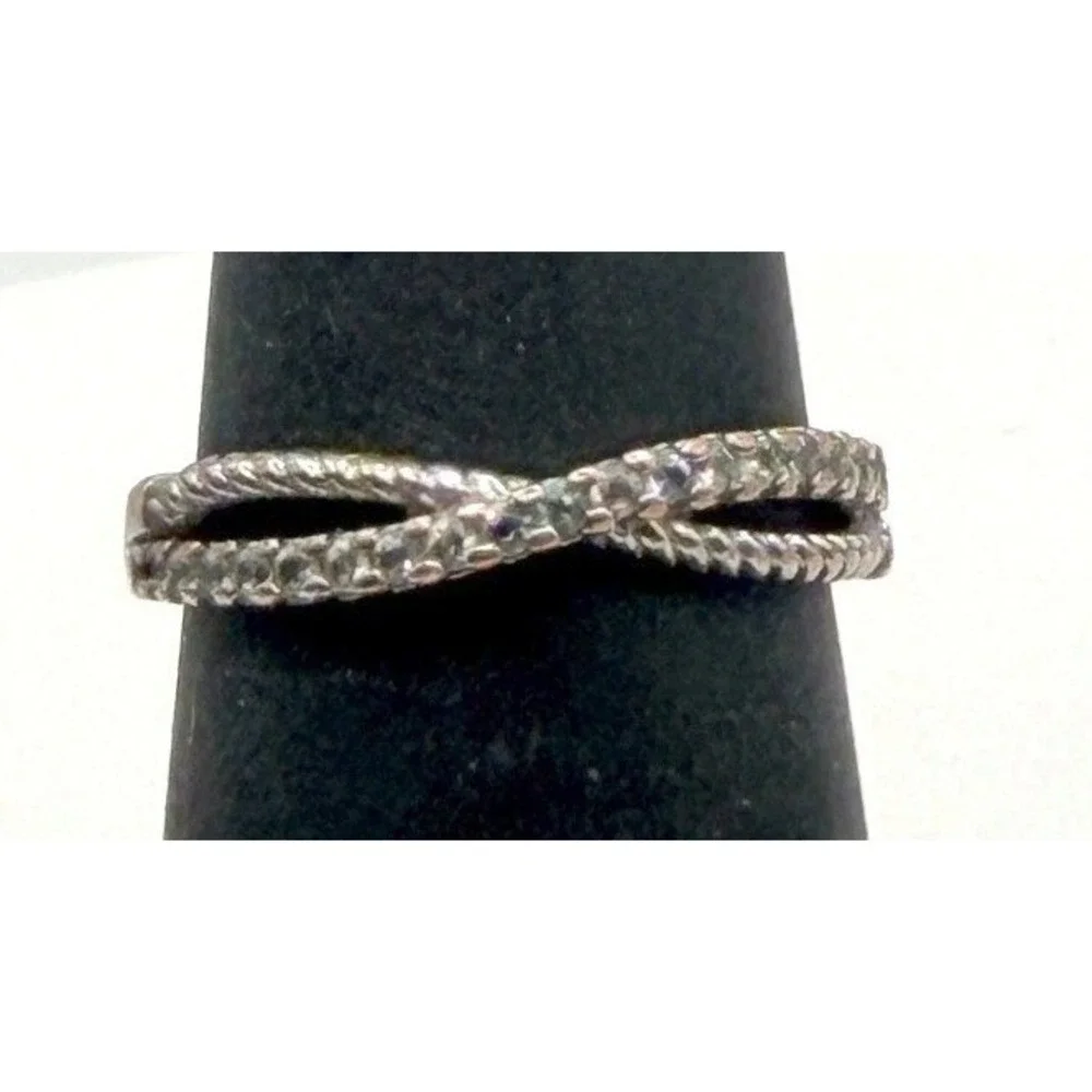 Rose‎ Gold Tone Twisted Band Ring Size 5.75 Rhinestone Sparkle